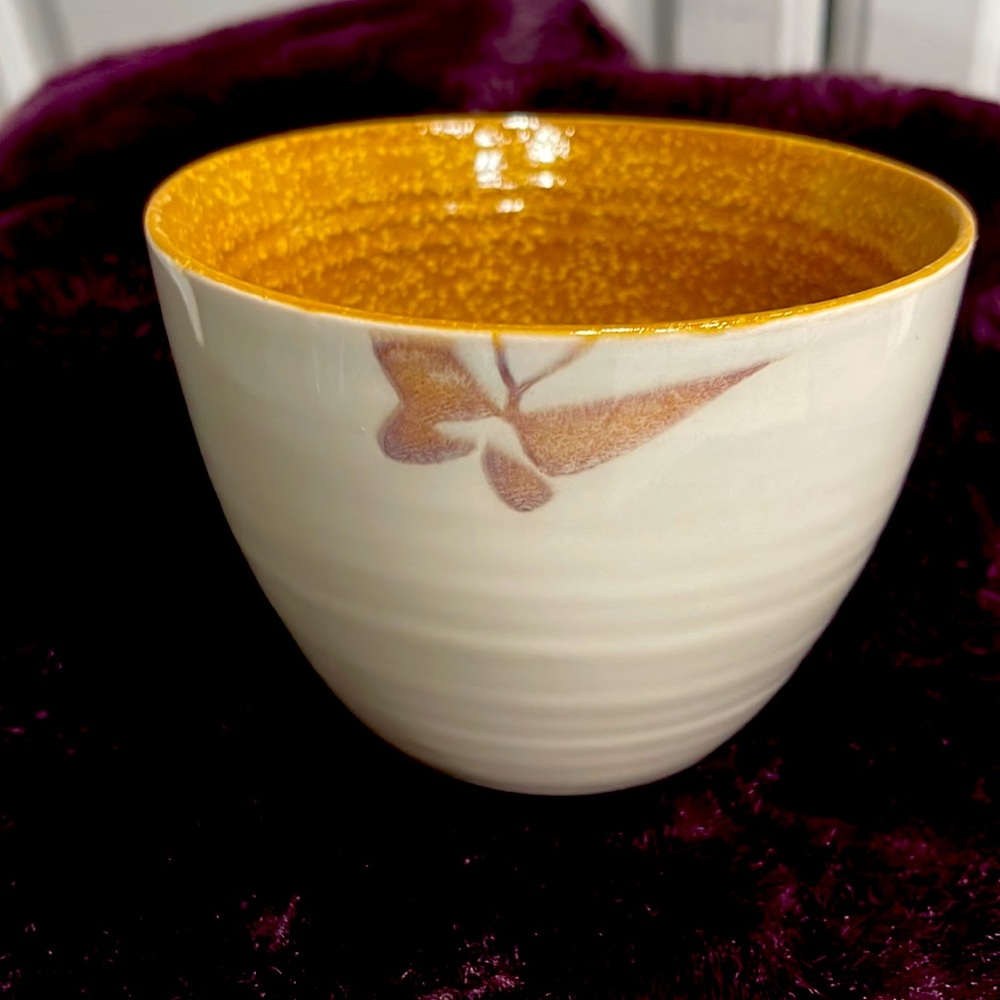 Pier 1 Imports Design 19oz set of 2 collectible mug "Sponge-like art Butterfly" - Picture 4 of 9